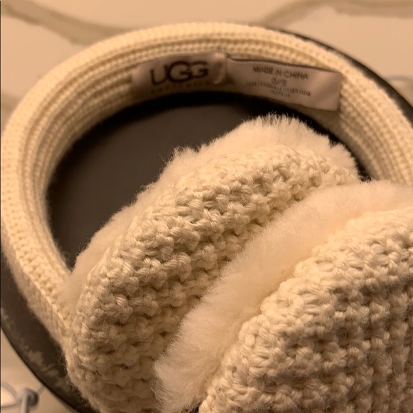 Ugg Wired earmuffs cream colored with box - Picture 2 of 8